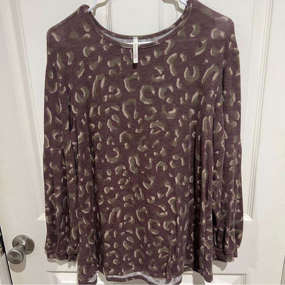 Leopard Cheetah Animal Print Long Sleeve Top M